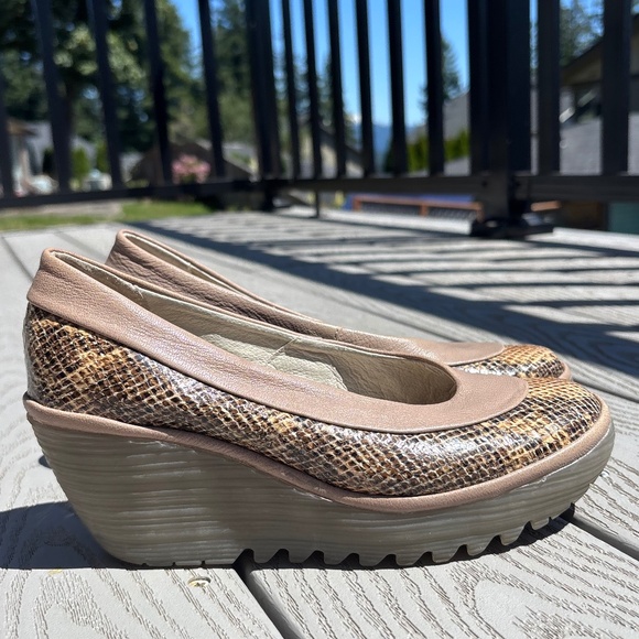 Fly London Snake Print Suede Leather Two Toned Wedge Shoes Women's Size 6.5-7 - Picture 1 of 10
